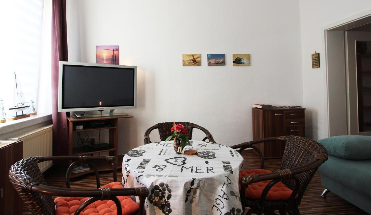 Ferienwohnung Familienwohnung Kropelin Ngoại thất bức ảnh