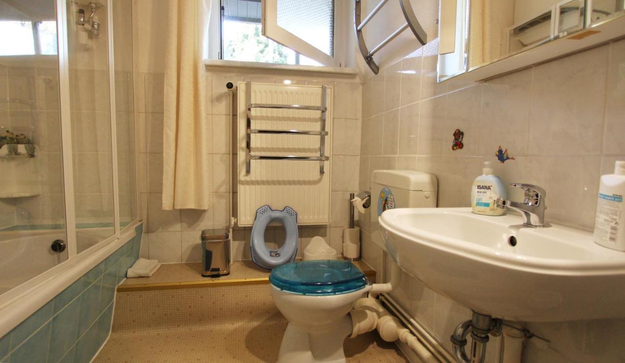 Ferienwohnung Familienwohnung Kropelin Ngoại thất bức ảnh
